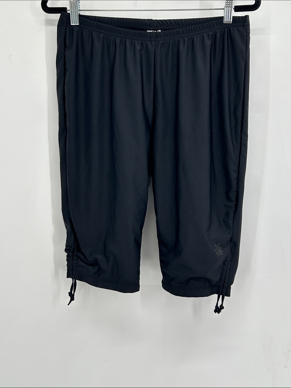 UV Skinz-NWT- Black Bottoms Size Large Adjustable Hems